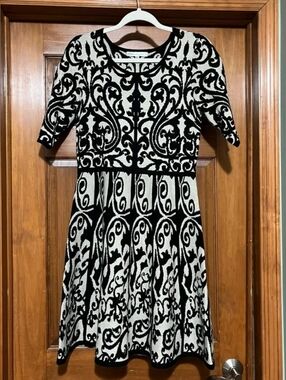 Black & Cream Patterned Short Sleeve Fit-and-Flare Dress